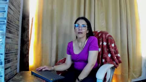Snapshot of wanda_walton chatting on 02-28-25, 03:26 Wanda online show from 02-28-25, 03:26
