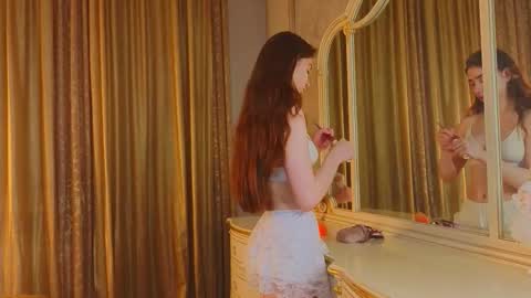 hello guys im Lilian online show from 11-12-25, 03:07