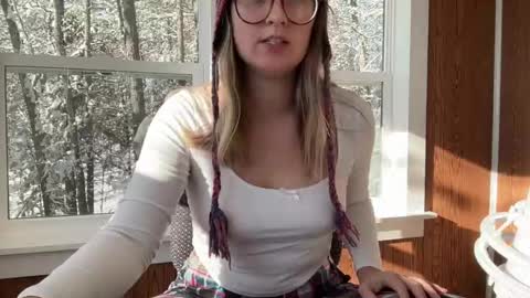 Snapshot of wanderlustjade chatting on 01-11-25, 03:42 Jade  Adonis online show from 01-11-25, 03:42