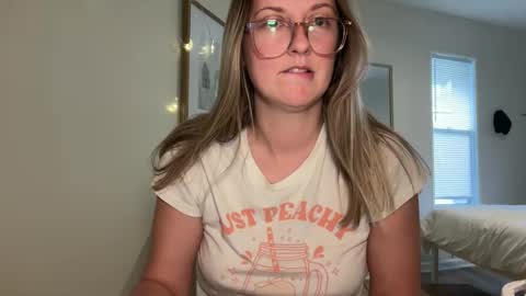 Snapshot of wanderlustjade chatting on 01-20-25, 03:50 Jade  Adonis online show from 01-20-25, 03:50