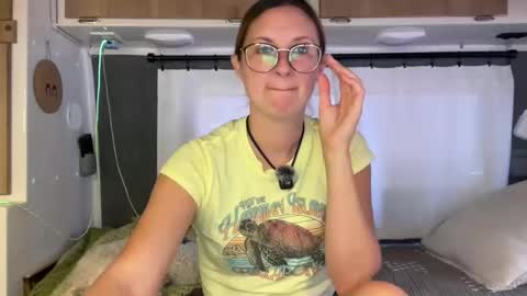 Snapshot of wanderlustjade chatting on 06-07-26, 06:22 Jade Adonis online show from 06-07-26, 06:22