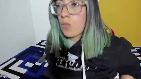 Waningrose  Lu online show from 11-30-25, 11:31