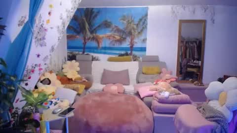 Emilia inst  online show from 10-16-25, 05:03