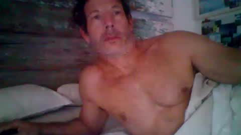 Snapshot of want_to_be_recognized chatting on 03-29-26, 01:33 want_to_be_recognized online show from 03-29-26, 01:33