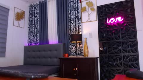 Snapshot of wantedsugar_ chatting on 03-12-25, 10:17 Galems online show from 03-12-25, 10:17