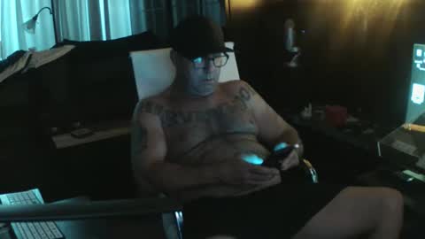 Snapshot of wantitbutyoucanthaveit chatting on 05-16-26, 01:10 inittogetitin online show from 05-16-26, 01:10