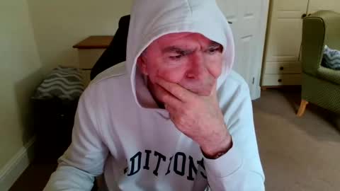 wanttobefree22 online show from 10-22-25, 08:36