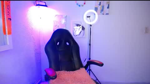 EMILY online show from 04-17-26, 05:10