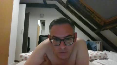 Snapshot of watchmecum78 chatting on 09-19-25, 08:42 watchmecum78 online show from 09-19-25, 08:42