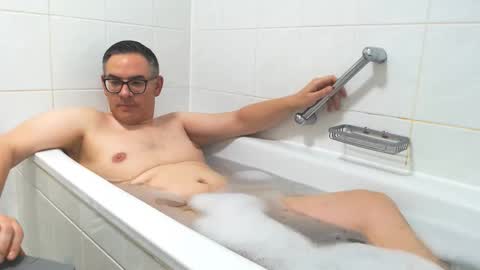 watchmecum78 online show from 12-19-25, 05:42