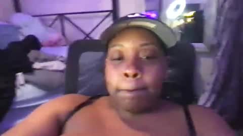 Snapshot of waterfalls69 chatting on 12-13-24, 02:21 LAUREN LUSH online show from 12-13-24, 02:21