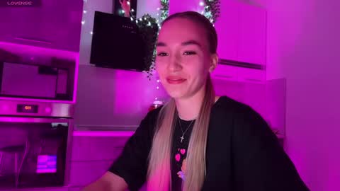 Snapshot of watergirl_ chatting on 12-06-24, 12:12 Im saving up for a new car help me online show from 12-06-24, 12:12