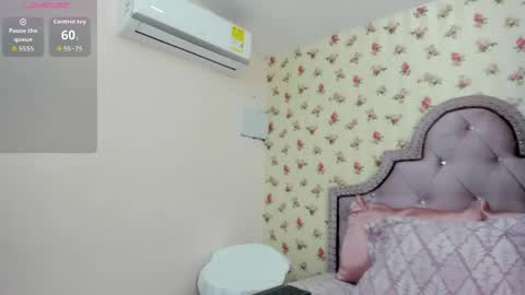 Snapshot of watson_crystal00 chatting on 05-24-26, 01:49 Milf Latina online show from 05-24-26, 01:49