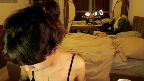 Snapshot of wavy_nights chatting on 12-02-24, 06:54 Mina online show from 12-02-24, 06:54