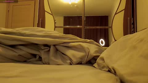 Snapshot of wavy_nights chatting on 12-11-24, 02:44 Mina online show from 12-11-24, 02:44