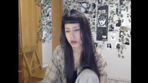 Snapshot of wavy_nights chatting on 09-26-25, 01:53 Mina online show from 09-26-25, 01:53