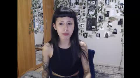 Snapshot of wavy_nights chatting on 10-10-25, 08:19 Mina online show from 10-10-25, 08:19