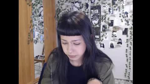 Snapshot of wavy_nights chatting on 10-14-25, 11:33 Mina online show from 10-14-25, 11:33