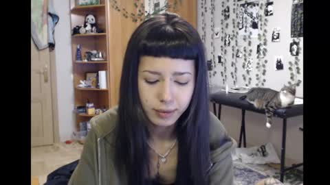 Snapshot of wavy_nights chatting on 11-02-25, 10:12 Mina online show from 11-02-25, 10:12