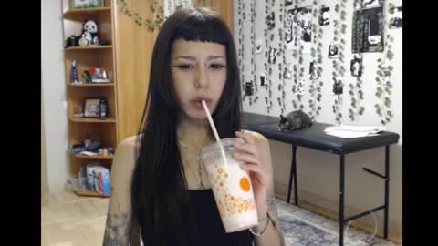 Snapshot of wavy_nights chatting on 11-05-25, 07:25 Mina online show from 11-05-25, 07:25