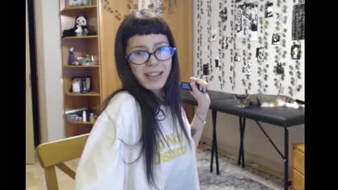 Snapshot of wavy_nights chatting on 11-23-25, 05:02 Mina online show from 11-23-25, 05:02