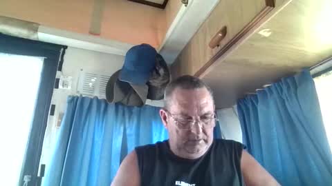 Snapshot of wazahardon2 chatting on 12-18-25, 02:17 wazahardon2 online show from 12-18-25, 02:17