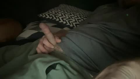 Snapshot of wcrmc chatting on 12-17-25, 05:24 wcrmc online show from 12-17-25, 05:24