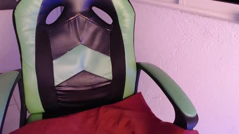 Trixie 3 online show from 10-28-25, 05:04