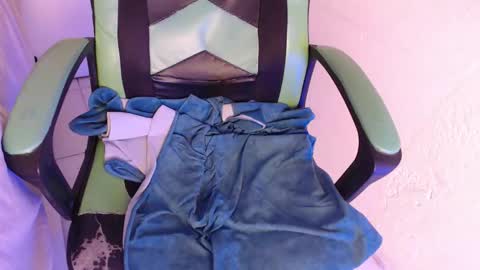 Trixie 3 online show from 11-20-25, 02:45