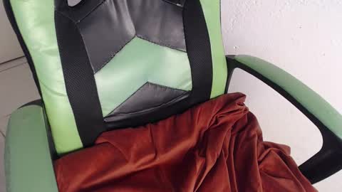 Trixie 3 online show from 11-25-25, 02:39