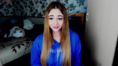 Snapshot of weakness4u chatting on 01-18-25, 02:14 Maya online show from 01-18-25, 02:14