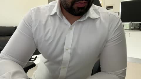 Snapshot of weaponx1 chatting on 12-09-24, 12:45 Weapon X online show from 12-09-24, 12:45