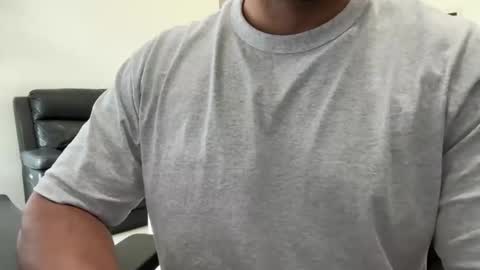 Snapshot of weaponx1 chatting on 01-14-25, 05:30 Weapon X online show from 01-14-25, 05:30