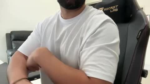 Snapshot of weaponx1 chatting on 01-28-25, 10:45 Weapon X online show from 01-28-25, 10:45