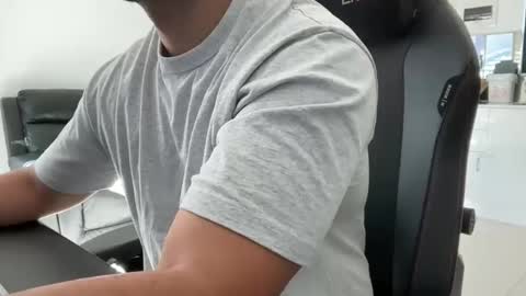 Snapshot of weaponx1 chatting on 02-17-25, 10:36 Weapon X online show from 02-17-25, 10:36