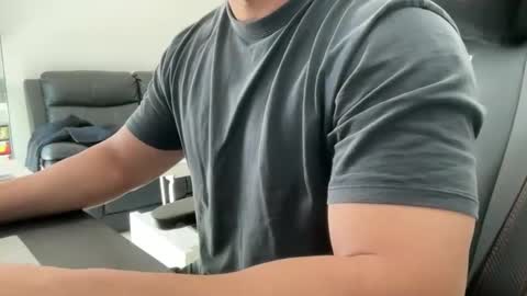 Snapshot of weaponx1 chatting on 09-19-25, 12:45 Weapon X online show from 09-19-25, 12:45