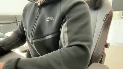 Snapshot of weaponx1 chatting on 09-22-25, 10:23 Weapon X online show from 09-22-25, 10:23