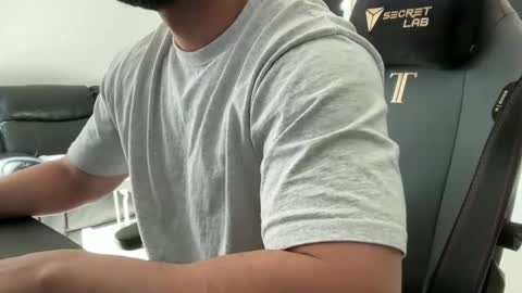 Snapshot of weaponx1 chatting on 10-02-25, 10:17 Weapon X online show from 10-02-25, 10:17