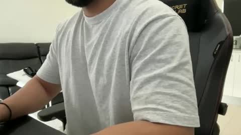 Snapshot of weaponx1 chatting on 10-26-25, 08:48 Weapon X online show from 10-26-25, 08:48