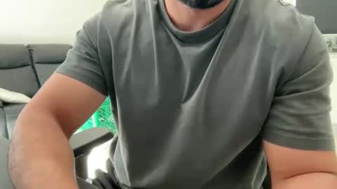 Snapshot of weaponx1 chatting on 12-04-25, 09:56 Weapon X online show from 12-04-25, 09:56