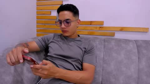 Jhonny Dick  his neighbors. online show from 09-26-25, 07:29