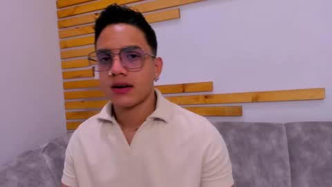 Jhonny Dick  his neighbors. online show from 10-06-25, 01:08