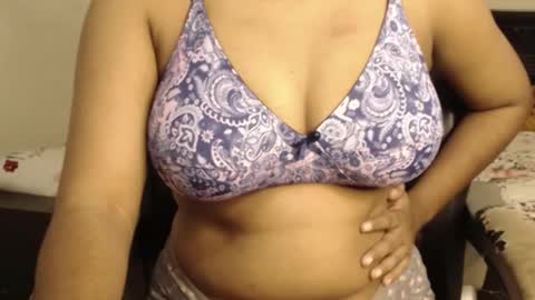 mina online show from 10-31-25, 03:13