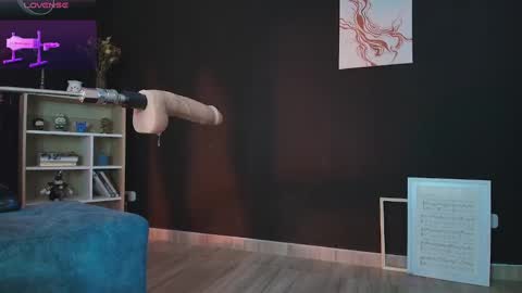 Snapshot of wednesdayfriday chatting on 03-12-25, 06:33 Wednesday Please help me to reach 111 thumbs up online show from 03-12-25, 06:33