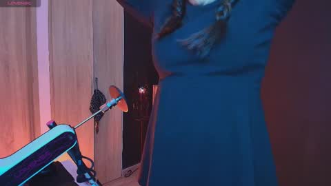 Snapshot of wednesdayfriday chatting on 09-14-25, 05:12 Wednesday Please help me to reach 111 thumbs up online show from 09-14-25, 05:12