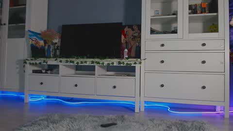 Snapshot of weed_princesss chatting on 12-26-24, 12:38 moon online show from 12-26-24, 12:38