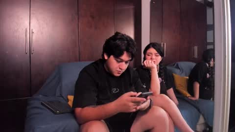 Snapshot of weemilyandandrew chatting on 03-01-26, 04:25 EMILY ANDREW online show from 03-01-26, 04:25