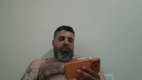 Snapshot of weezy210 chatting on 06-12-26, 11:46 Weezy online show from 06-12-26, 11:46