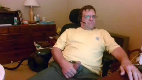 Snapshot of welderod chatting on 06-15-26, 04:25 welderod online show from 06-15-26, 04:25