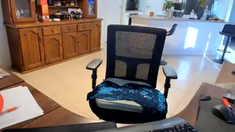 Snapshot of wellhelloo chatting on 05-21-26, 05:47 Wellhelloo online show from 05-21-26, 05:47